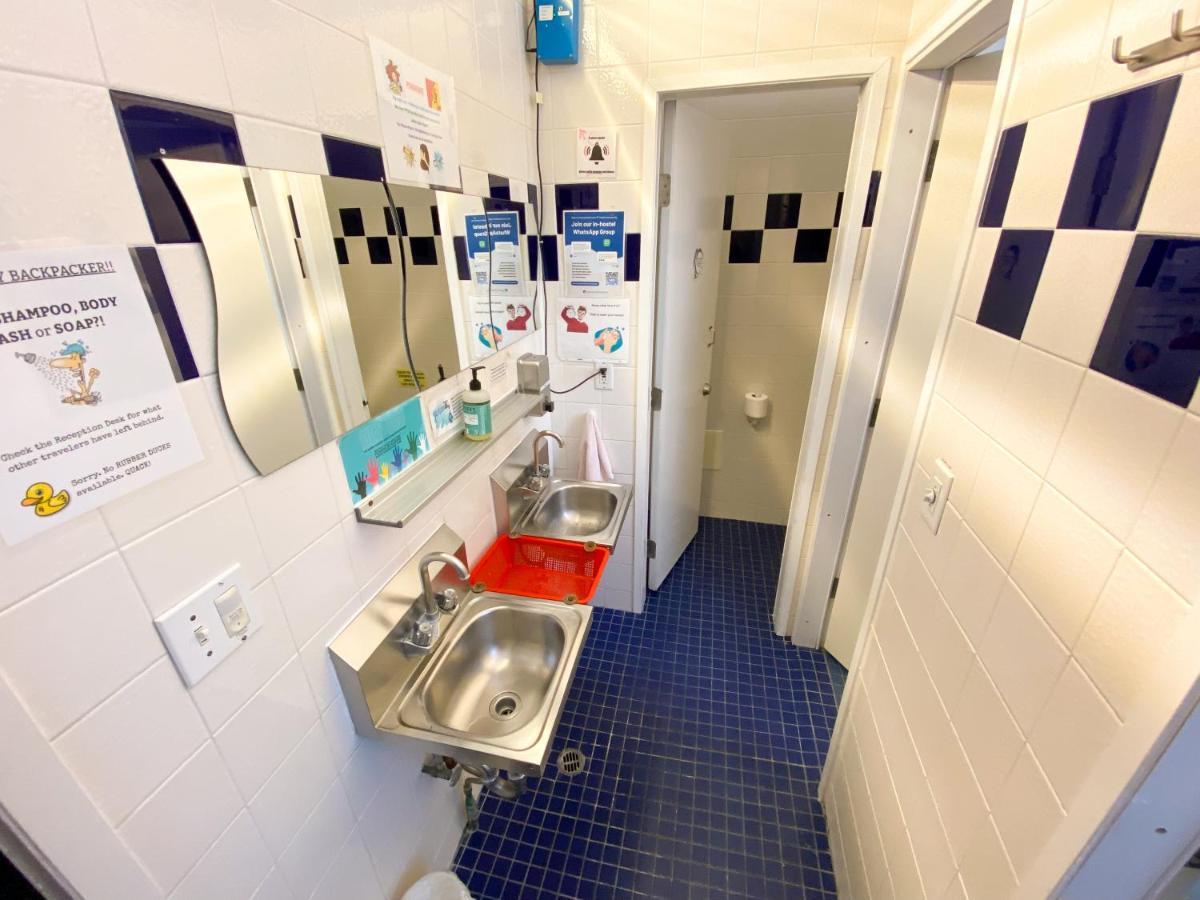Hostal Ith Pacific Tradewinds Backpacker *