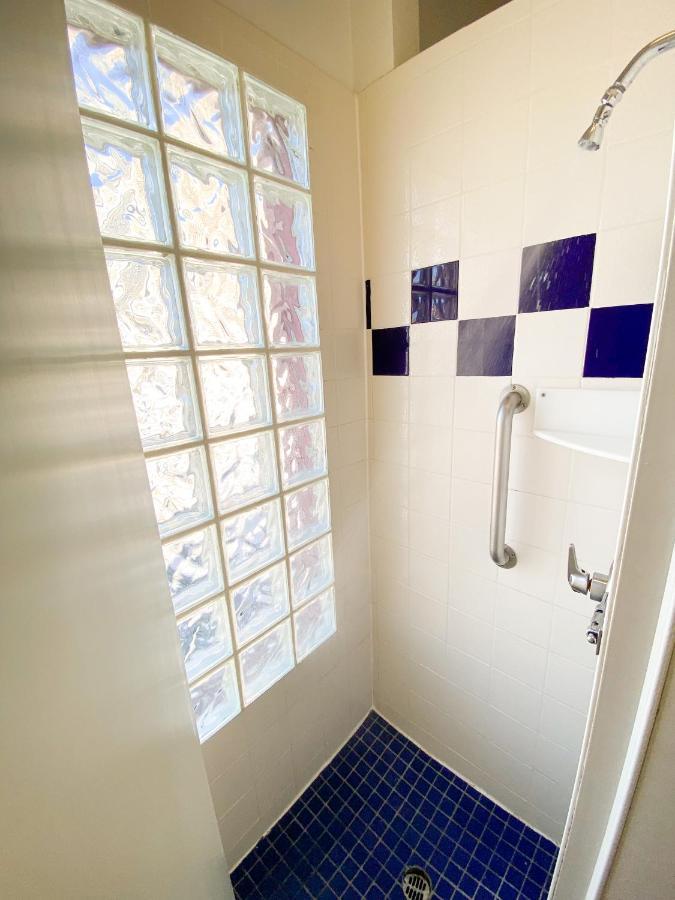Hostal Ith Pacific Tradewinds Backpacker