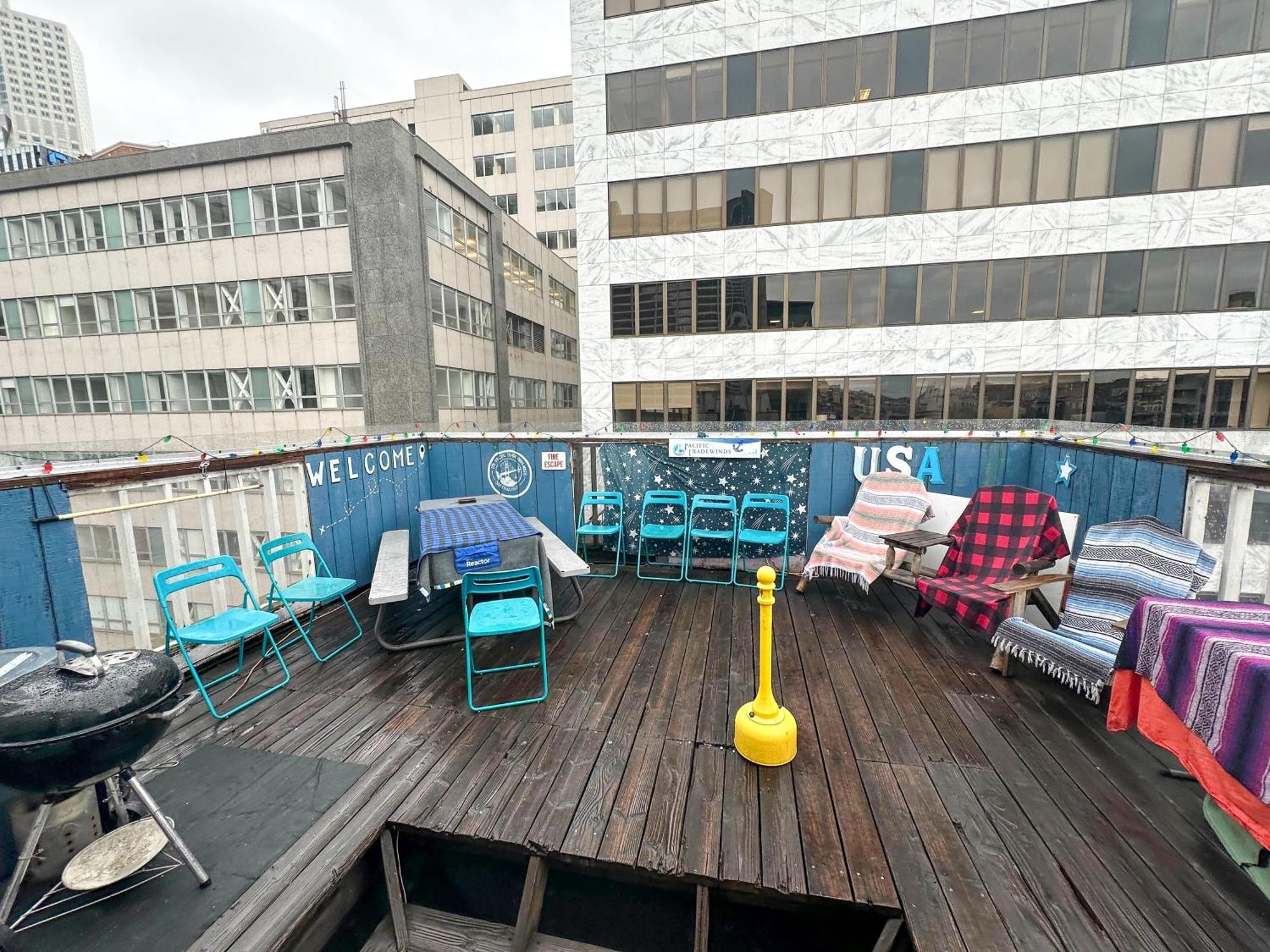 Ith Pacific Tradewinds Backpacker Hostal